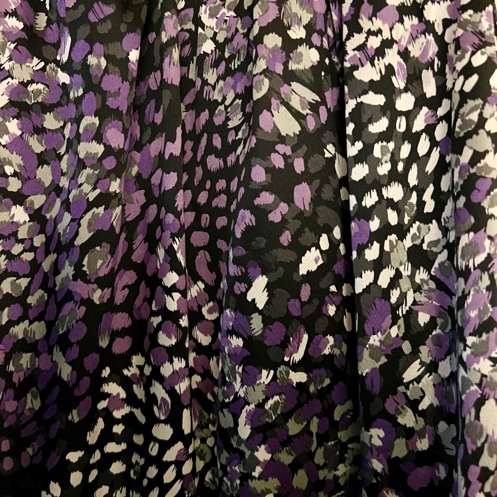 Beautiful Silk Top with Purple, White & Black Flowers - small tie at waist. - Picture 2 of 2